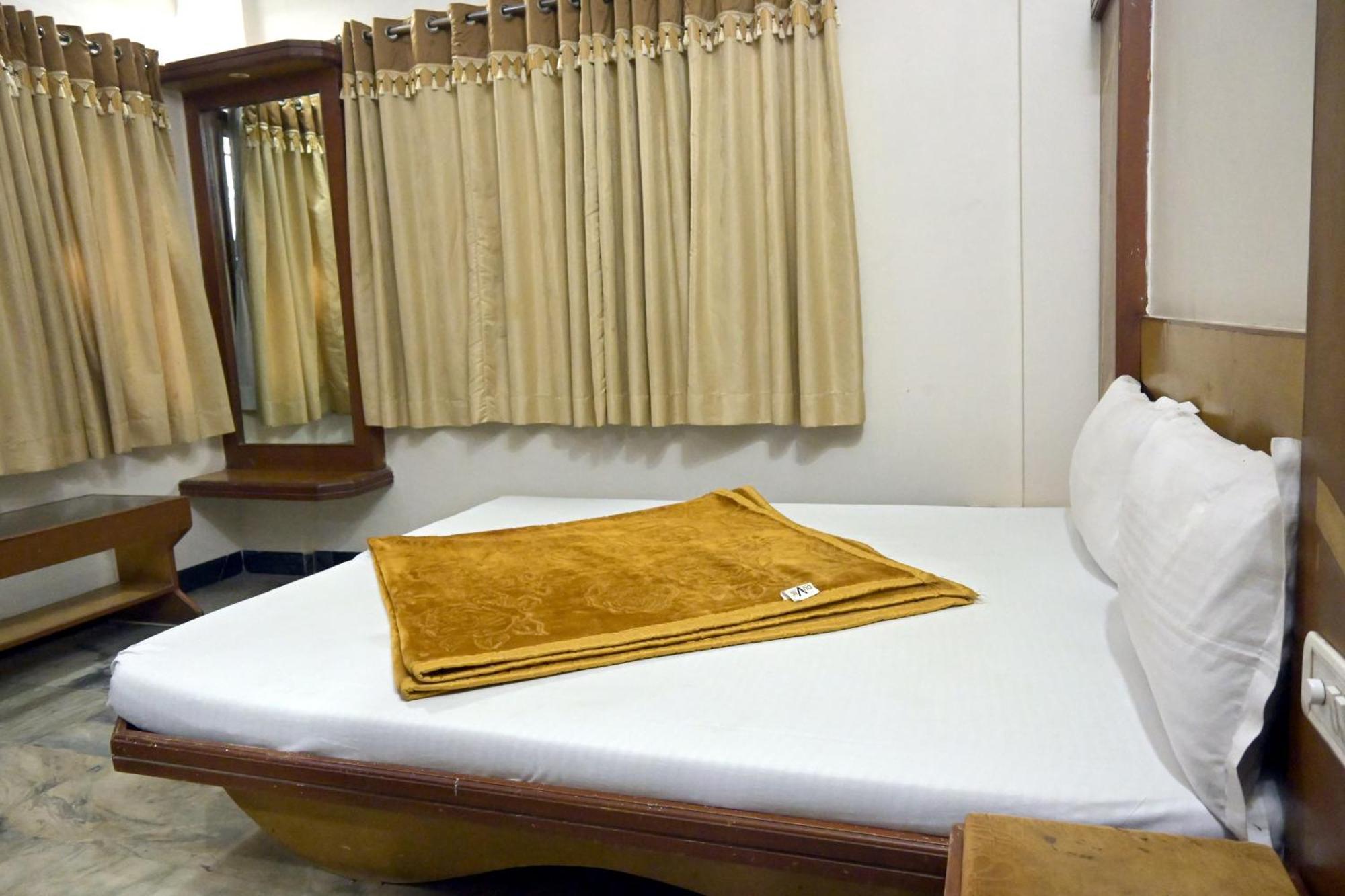 Hotel Roshan Palace Ambaji Ngoại thất bức ảnh