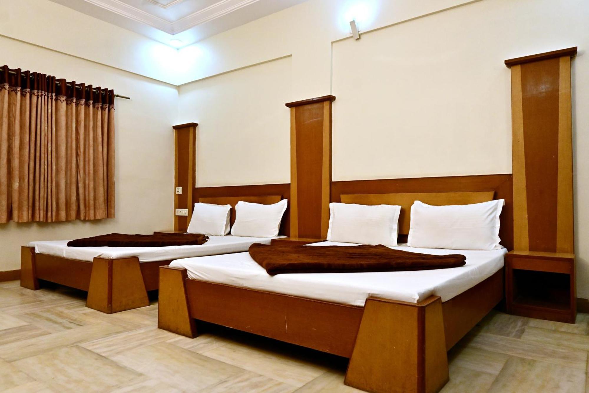 Hotel Roshan Palace Ambaji Ngoại thất bức ảnh