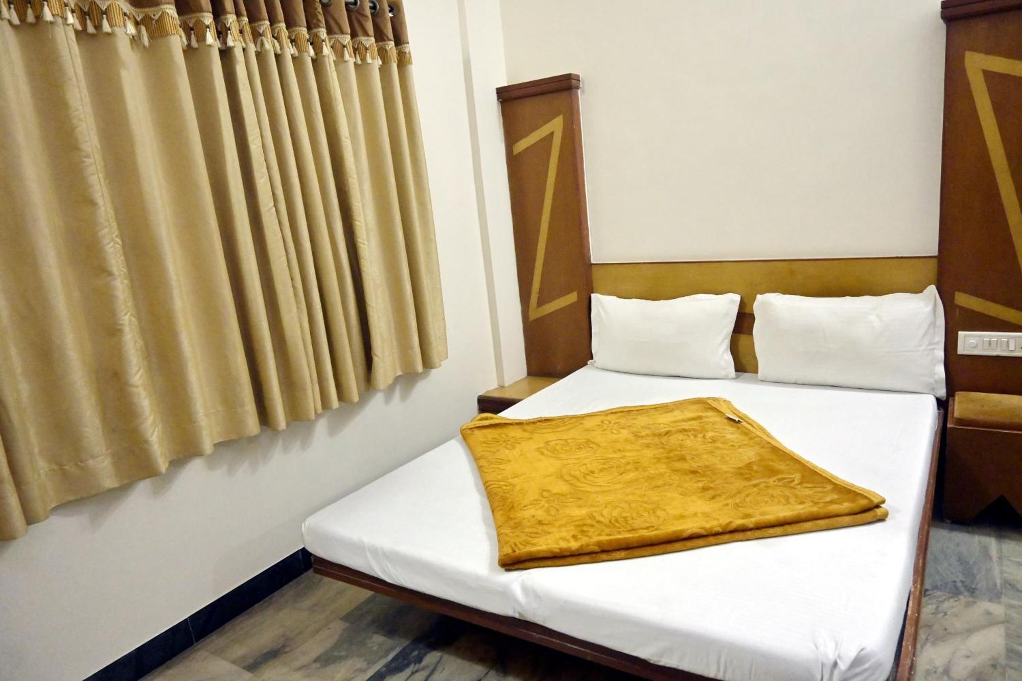 Hotel Roshan Palace Ambaji Ngoại thất bức ảnh
