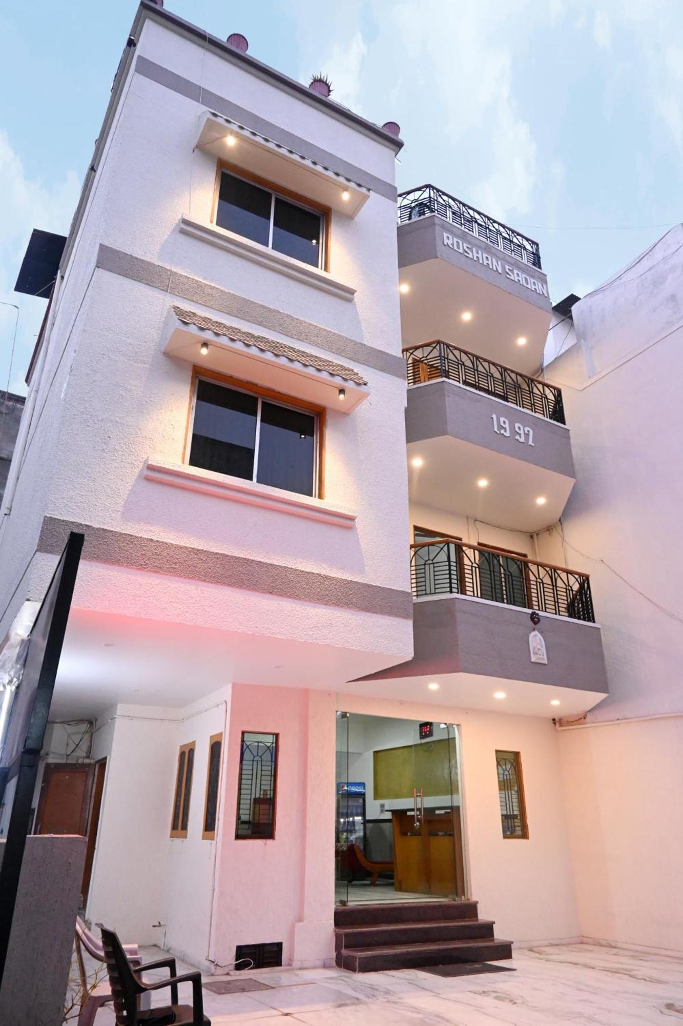 Hotel Roshan Palace Ambaji Ngoại thất bức ảnh